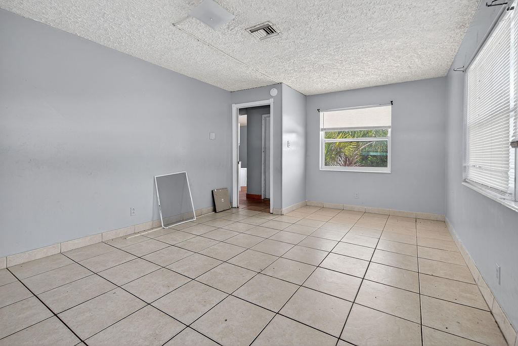 371 West 34th Street Riviera Beach, FL 33404 - Photo 25 of 45 rb48-5
