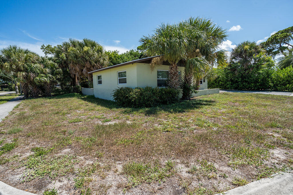 371 West 34th Street Riviera Beach, FL 33404 - Photo 10 of 45 RBO-4