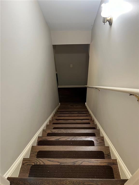 2476 Sewell Mill Road Marietta, GA 30062 - Photo 32 of 43 a view of entryway