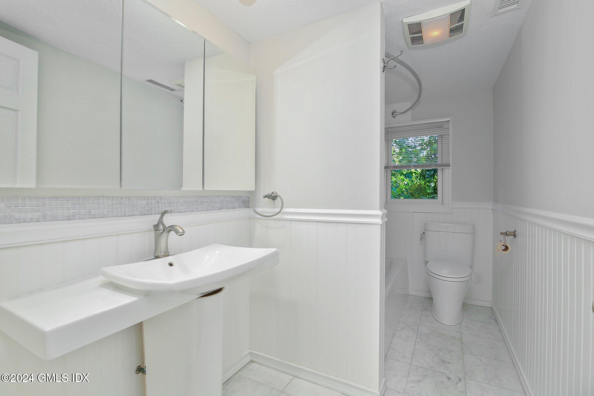 52 Hendrie Avenue Riverside, CT 06878 - Photo 11 of 18 46-web-or-mls-52-hendrie-ave