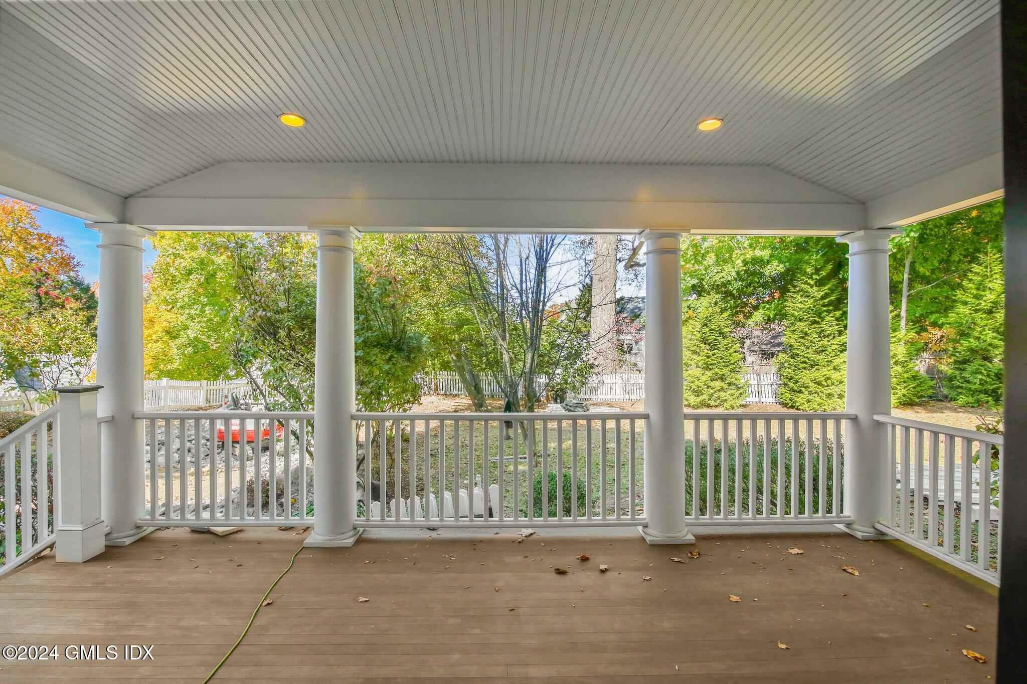 52 Hendrie Avenue Riverside, CT 06878 - Photo 2 of 18 65-web-or-mls-52-hendrie-ave