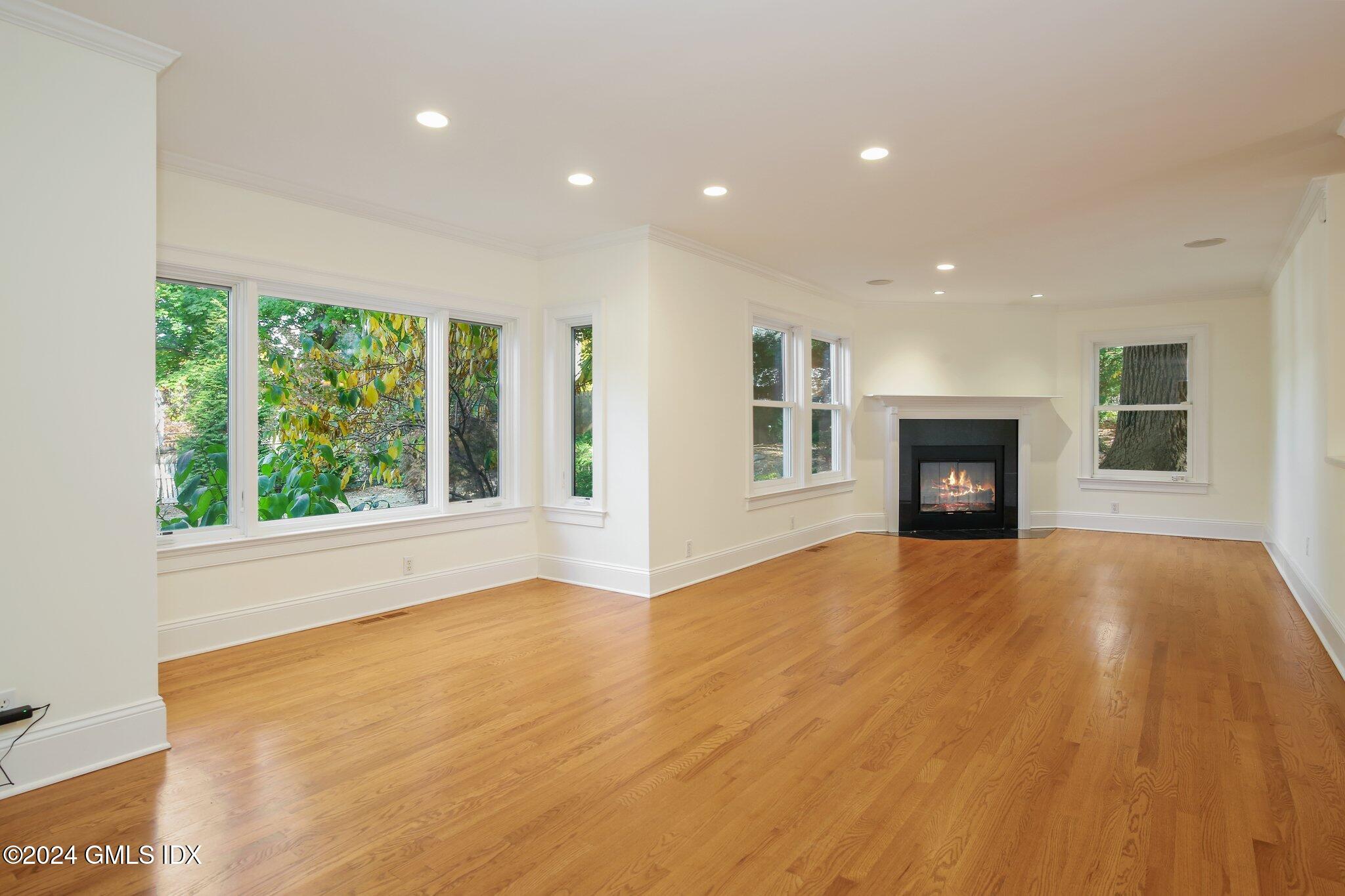 52 Hendrie Avenue Riverside, CT 06878 - Photo 6 of 18 9-web-or-mls-52-hendrie-ave