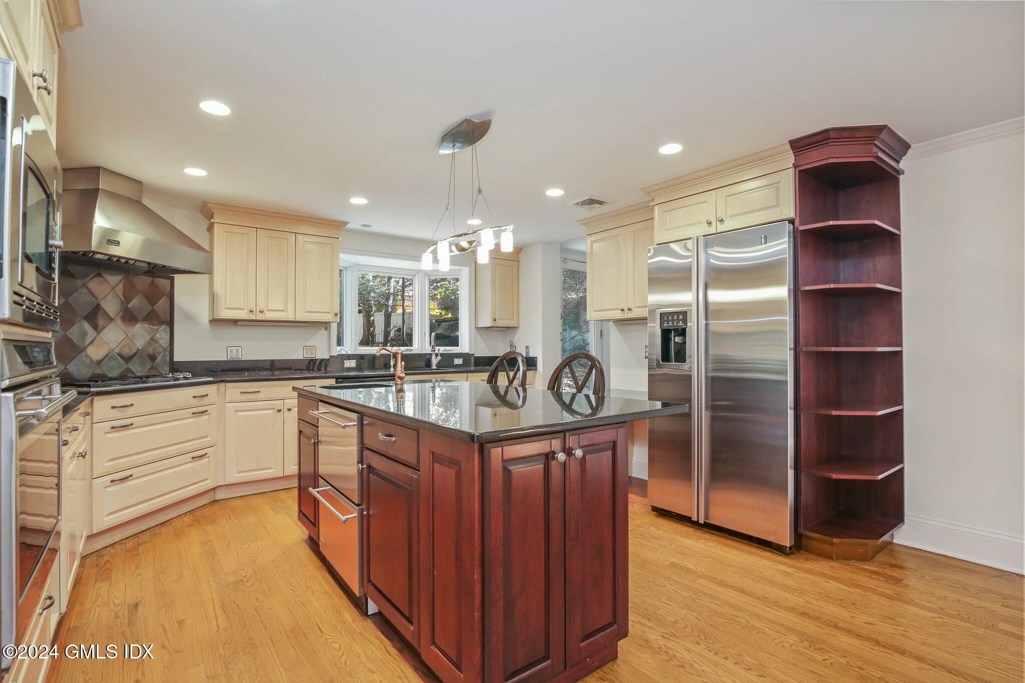 52 Hendrie Avenue Riverside, CT 06878 - Photo 7 of 18 18-web-or-mls-52-hendrie-ave