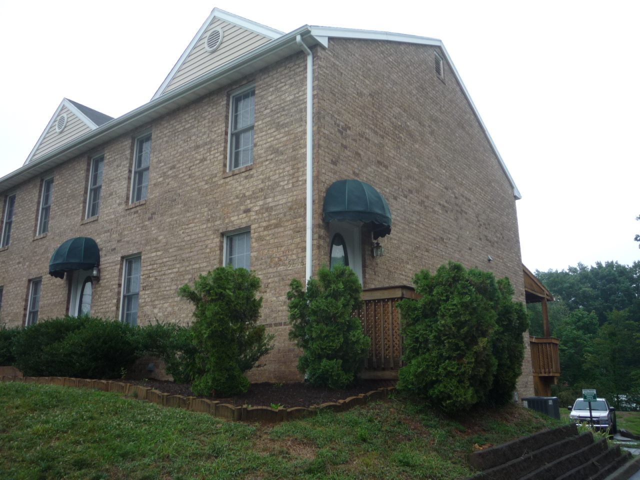5616 Starkey Road Roanoke, VA 24018 - Photo 1 of 21 unit on the right