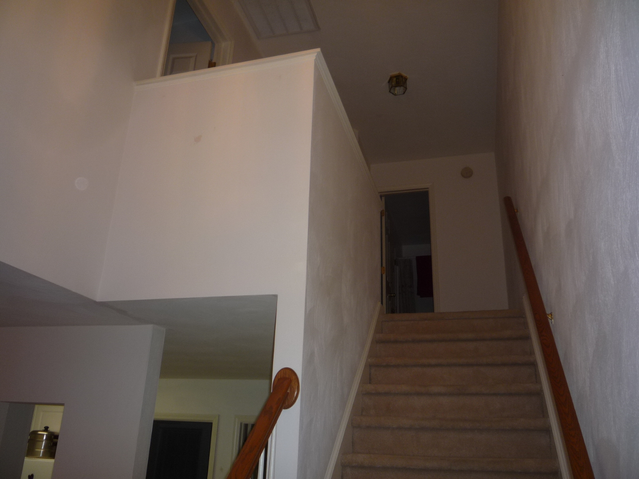 5616 Starkey Road Roanoke, VA 24018 - Photo 4 of 21 P1020901