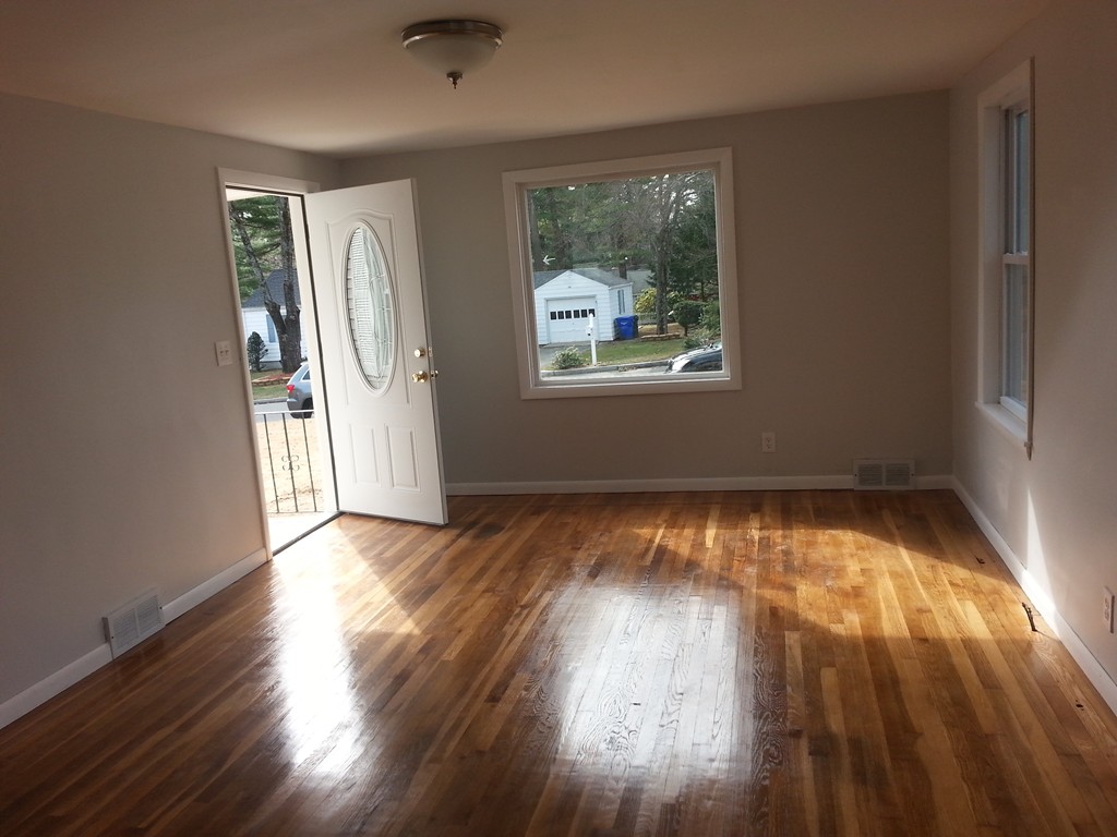 116 Willowbrook Drive Springfield, MA 01129 - Photo 3 of 5 Gallery Image 3