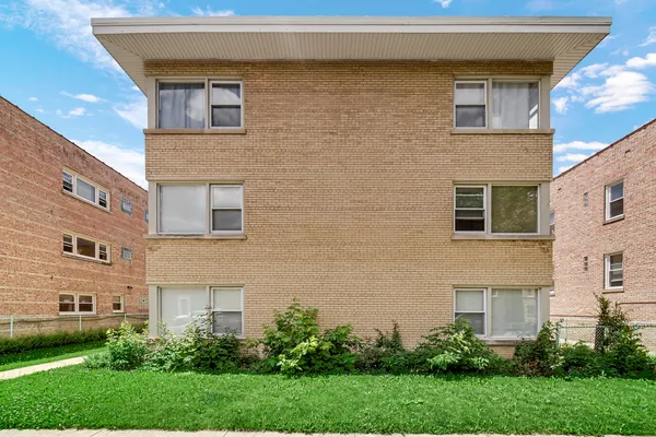$998,000 | 6044 North Mozart Street, Chicago, IL 60659