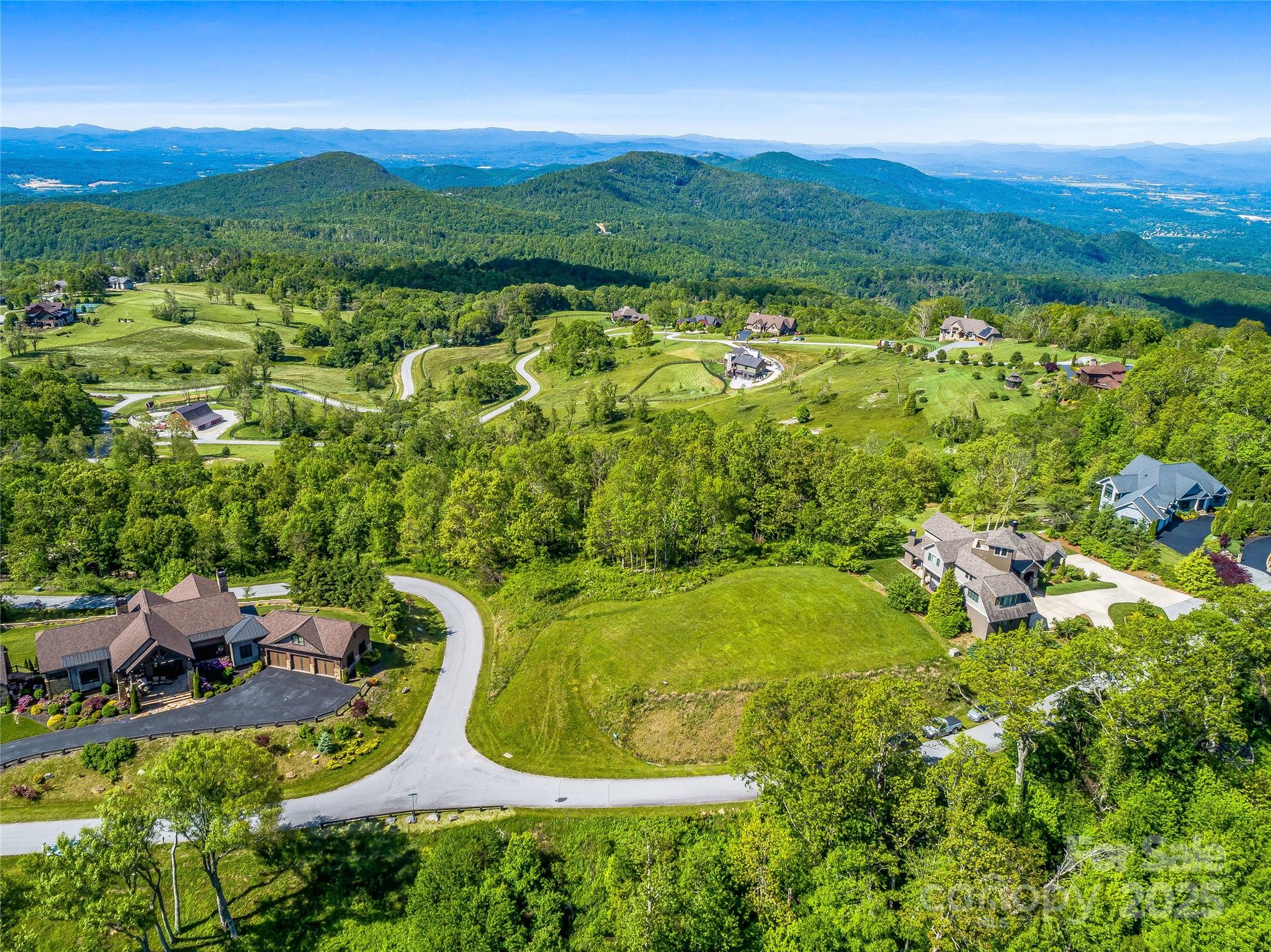 99999 North Snow Ridge Drive, Unit 11 Fairview, NC 28730 - Photo 5 of 23