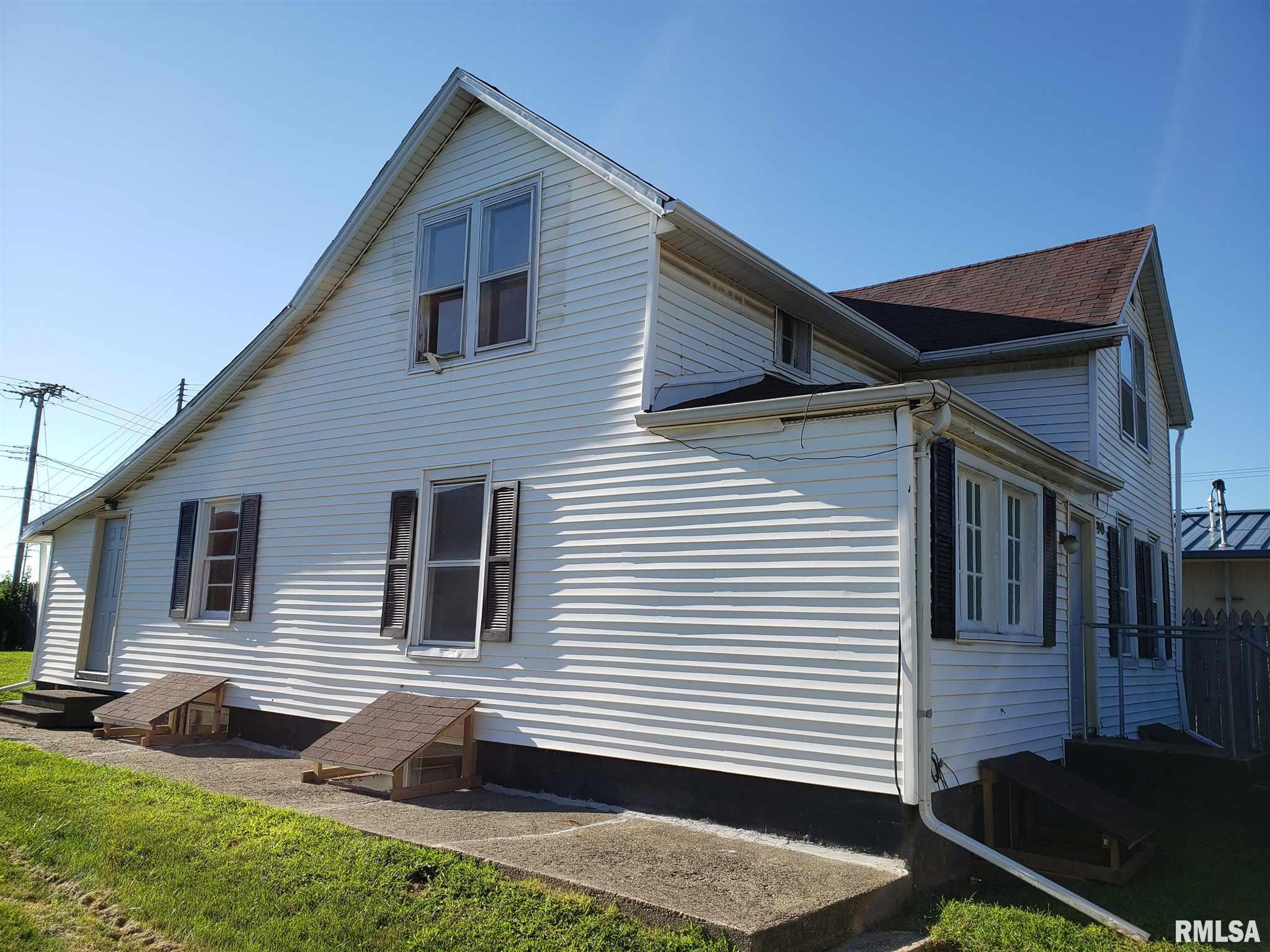 909 South 11th Street Springfield, IL 62703 - Photo 1 of 10