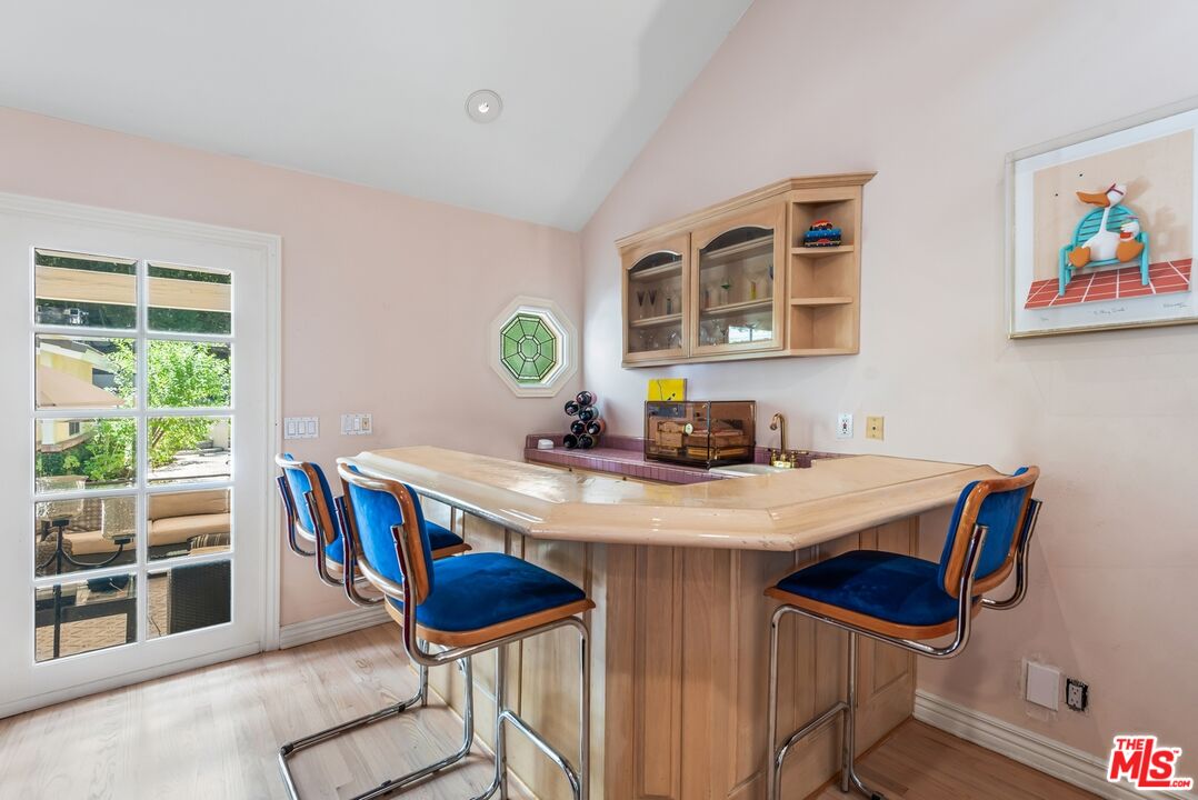 17040 Rancho Street Encino, CA 91316 - Photo 18 of 52