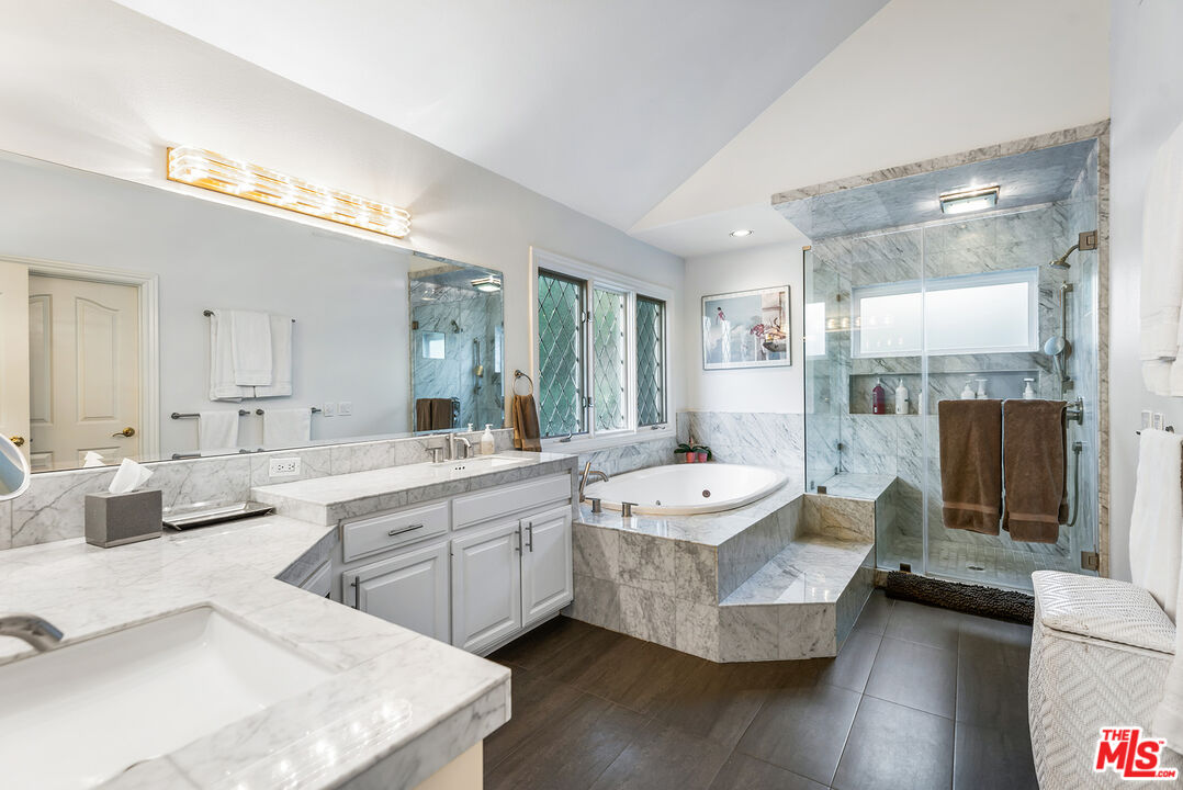 17040 Rancho Street Encino, CA 91316 - Photo 29 of 52