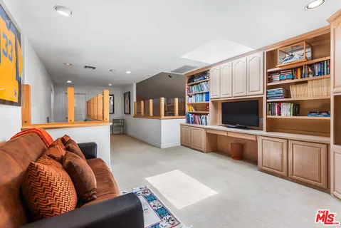 $3,595,000 | 17040 Rancho Street, Encino, CA 91316