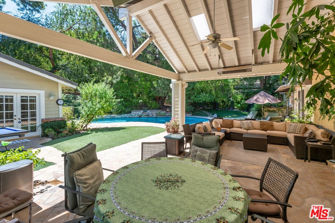 17040 Rancho Street Encino, CA 91316 - Photo 38 of 52