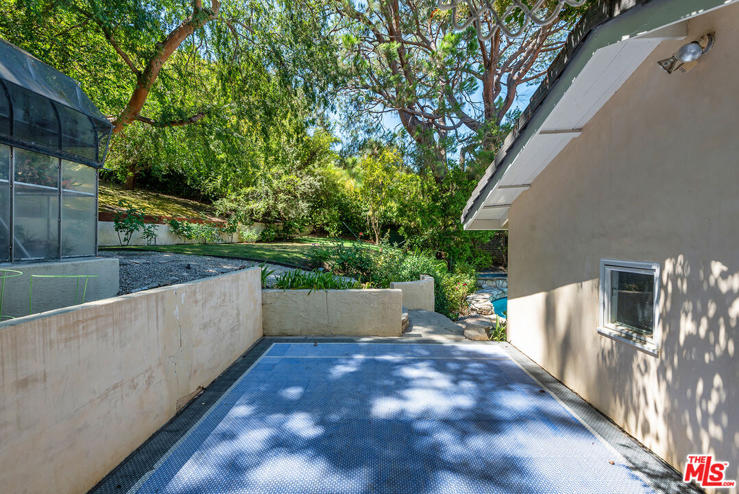 17040 Rancho Street Encino, CA 91316 - Photo 45 of 52