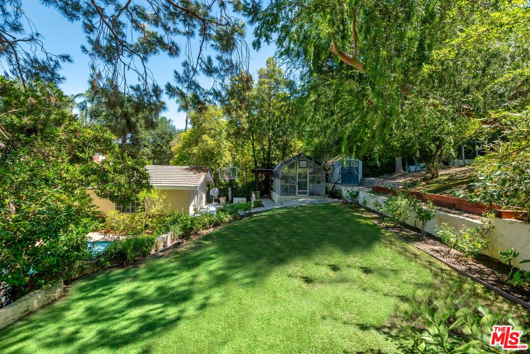 17040 Rancho Street Encino, CA 91316 - Photo 49 of 52