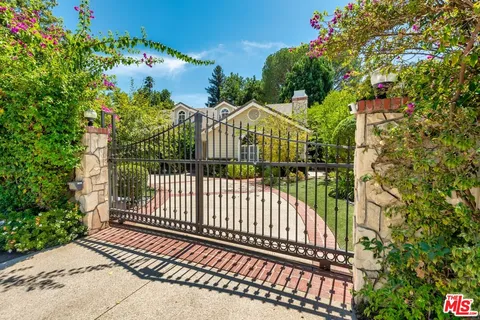 $3,595,000 | 17040 Rancho Street, Encino, CA 91316