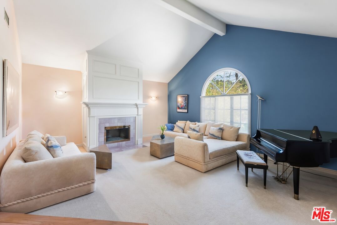 17040 Rancho Street Encino, CA 91316 - Photo 8 of 52