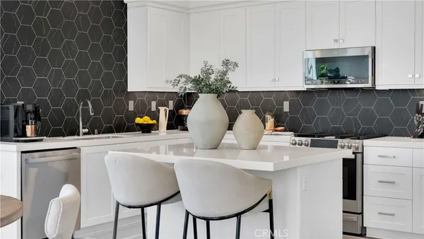 $798,888 | 1669 West Lincoln Avenue, Unit 102, Anaheim, CA 92801