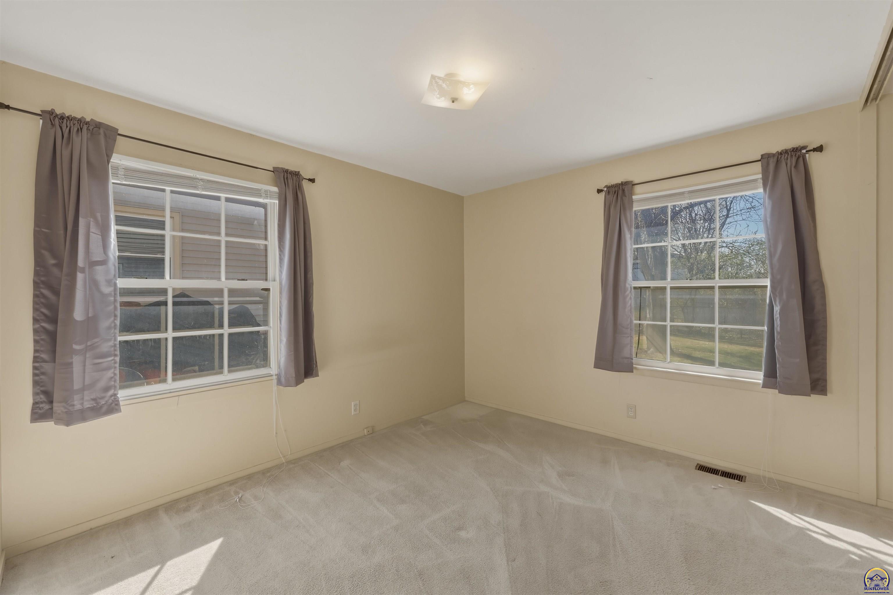 2809 Southwest Hillcrest Road Topeka, KS 66614 - Photo 14 of 26