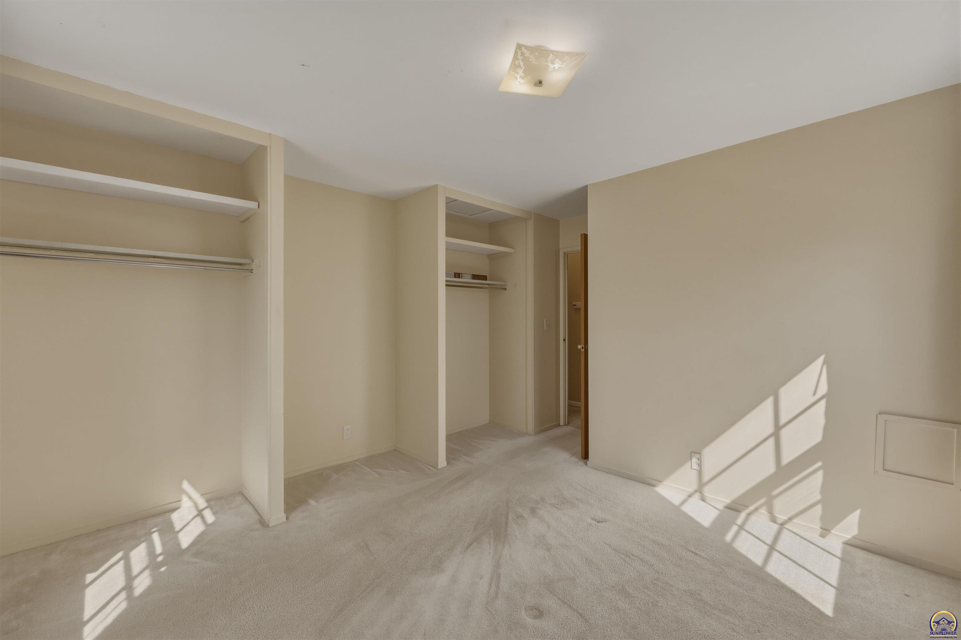 2809 Southwest Hillcrest Road Topeka, KS 66614 - Photo 15 of 26