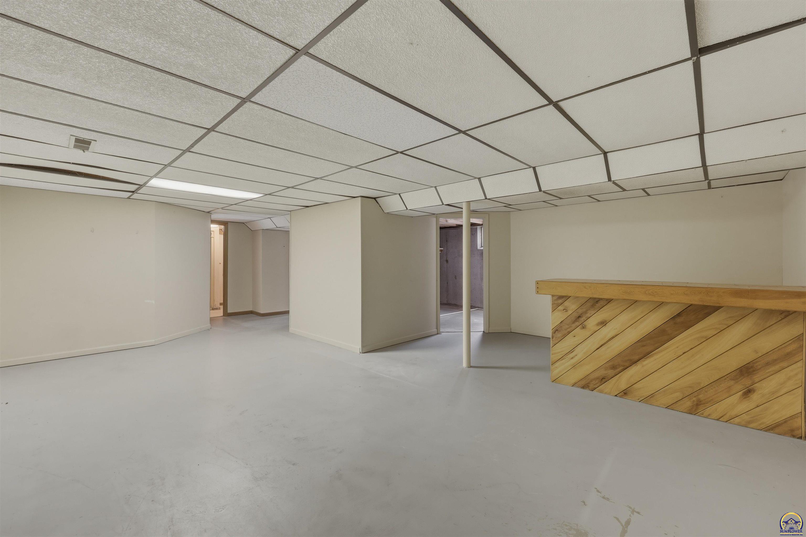 2809 Southwest Hillcrest Road Topeka, KS 66614 - Photo 17 of 26