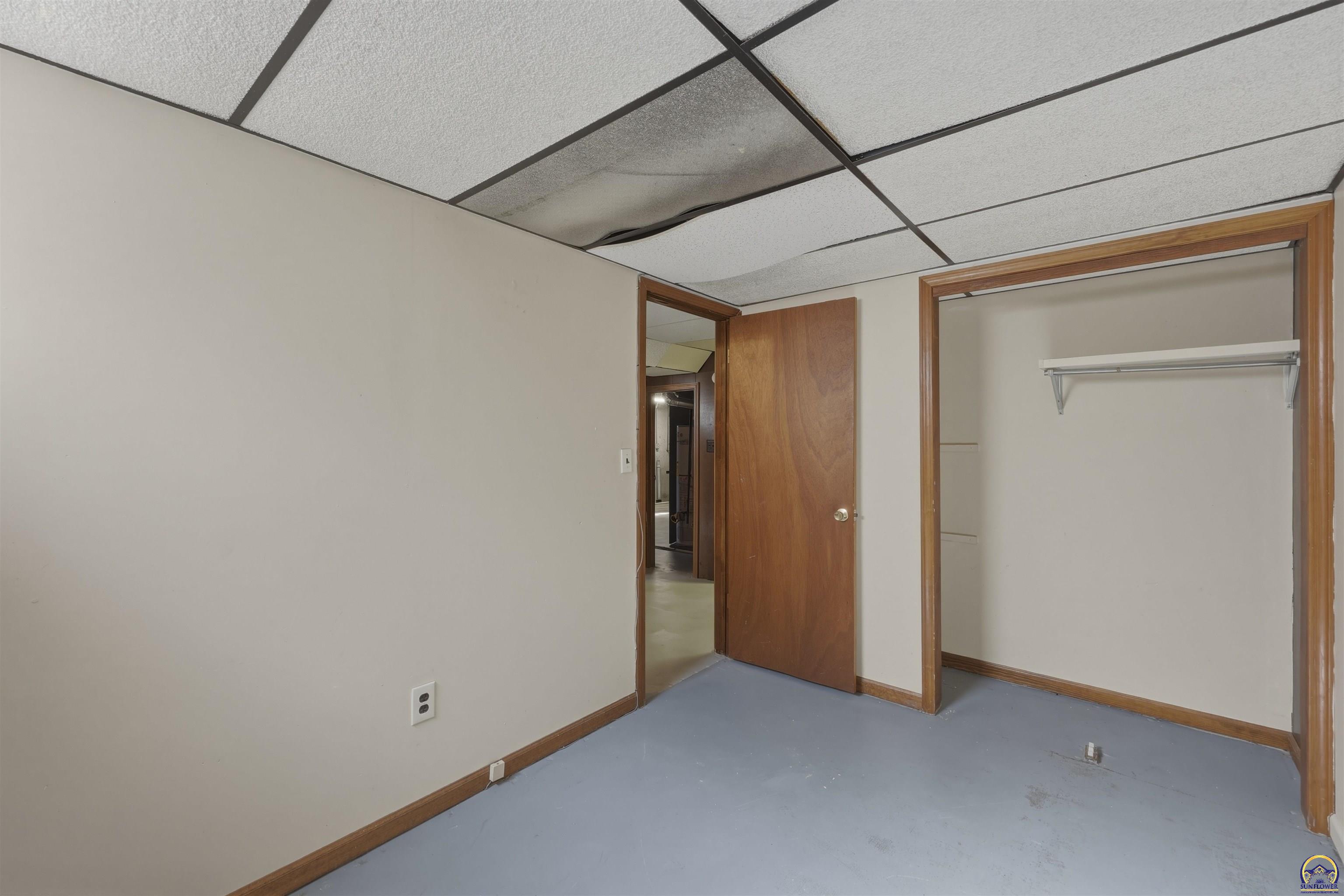 2809 Southwest Hillcrest Road Topeka, KS 66614 - Photo 20 of 26