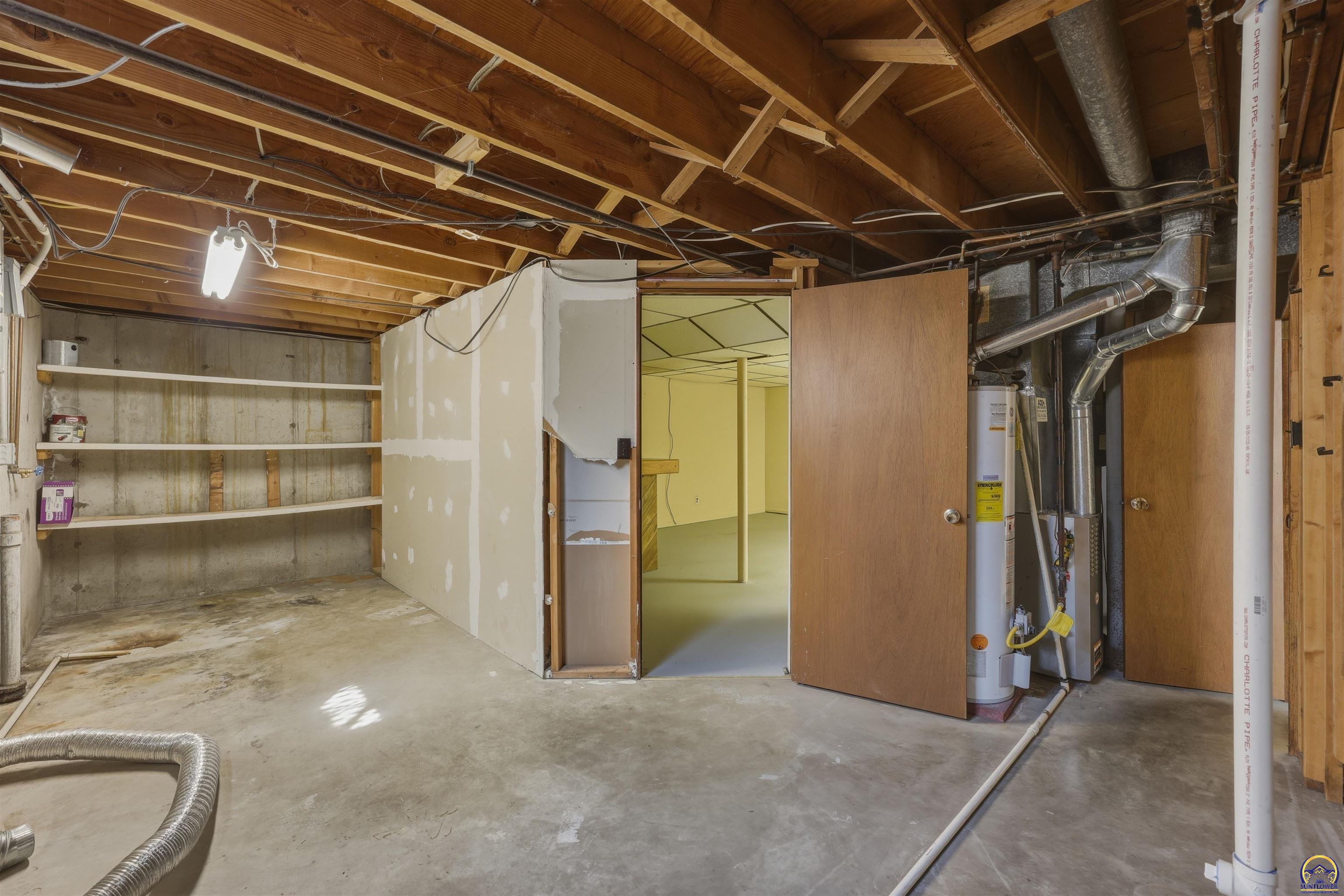 2809 Southwest Hillcrest Road Topeka, KS 66614 - Photo 24 of 26