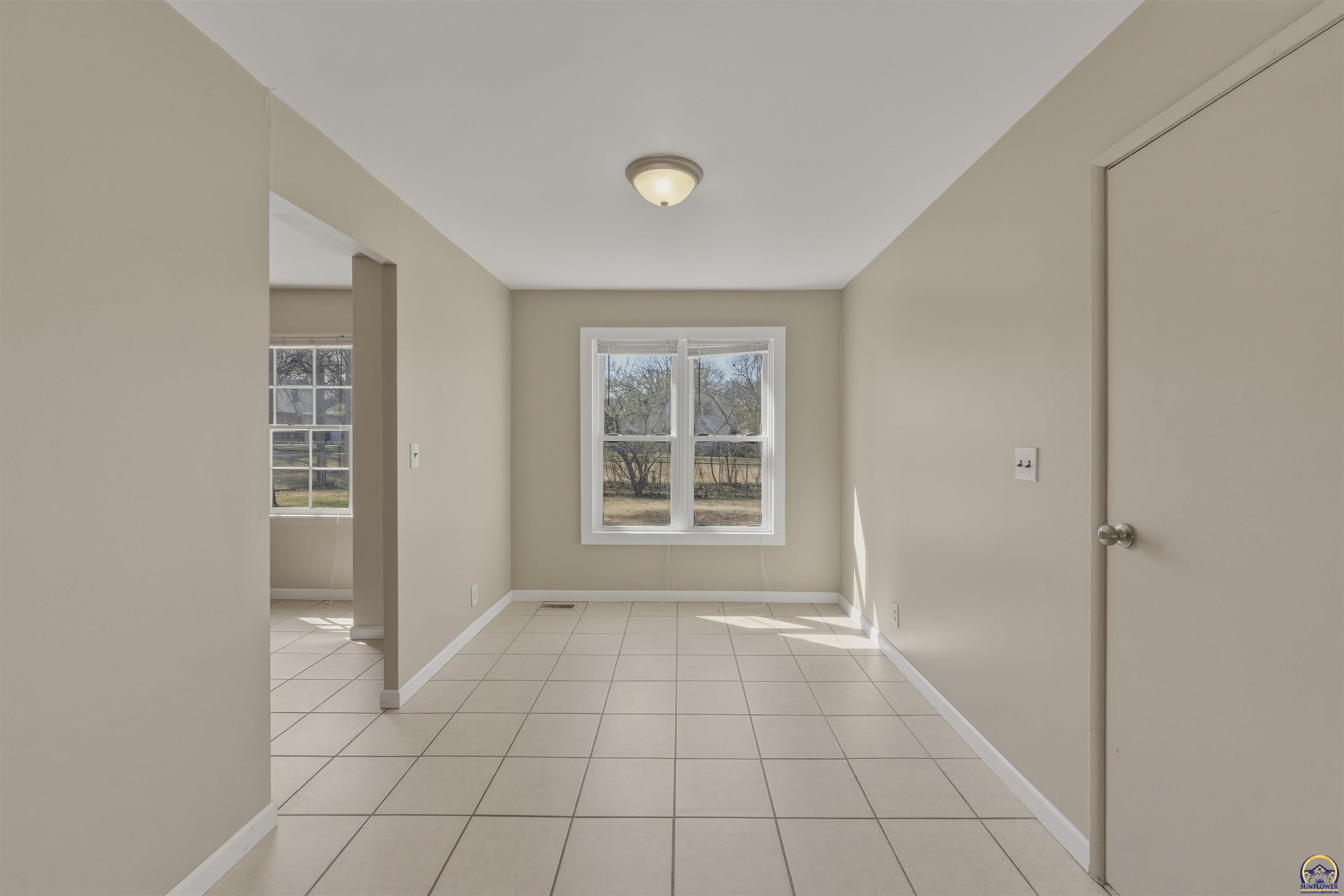 2809 Southwest Hillcrest Road Topeka, KS 66614 - Photo 5 of 26