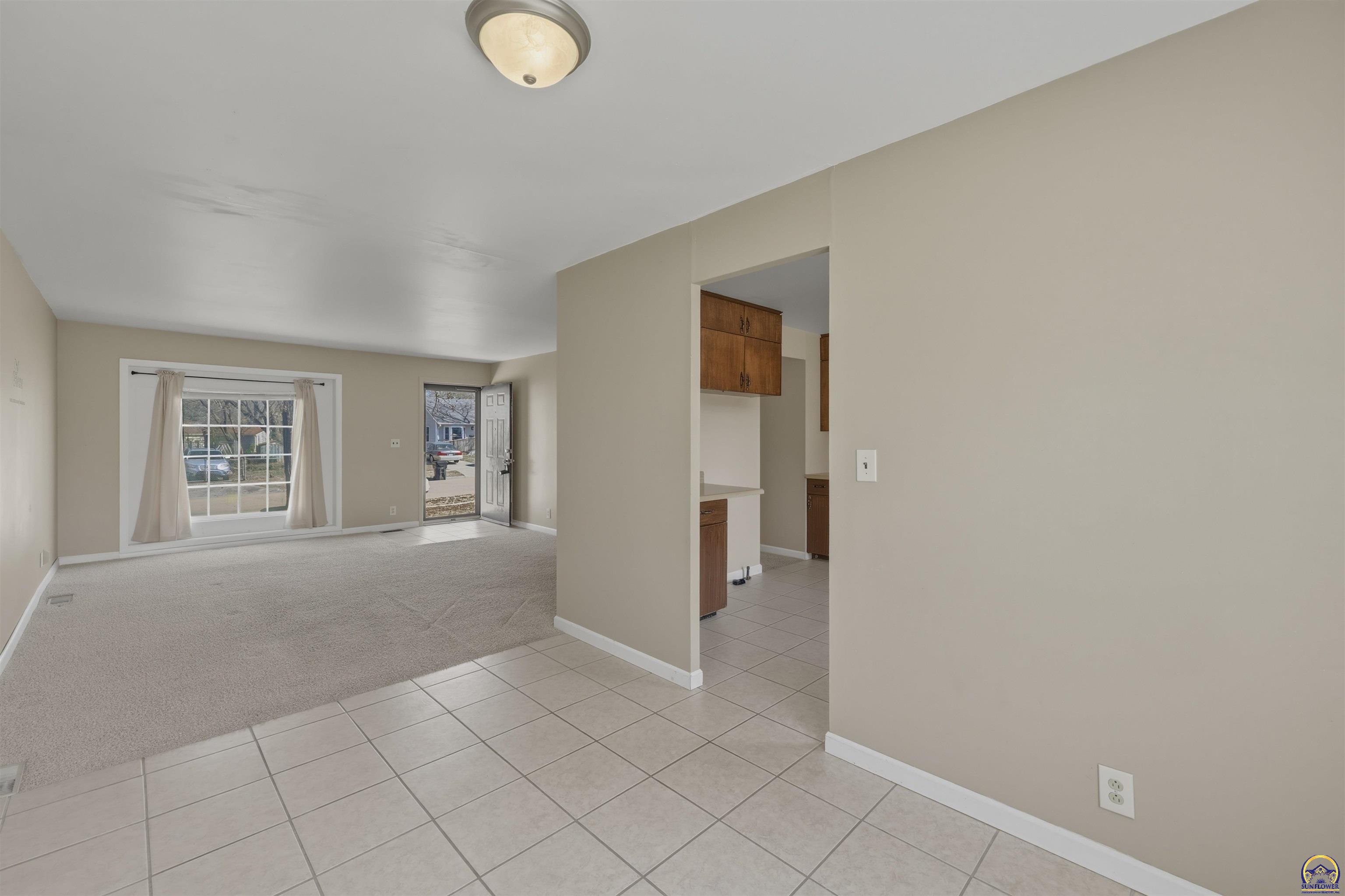 2809 Southwest Hillcrest Road Topeka, KS 66614 - Photo 6 of 26