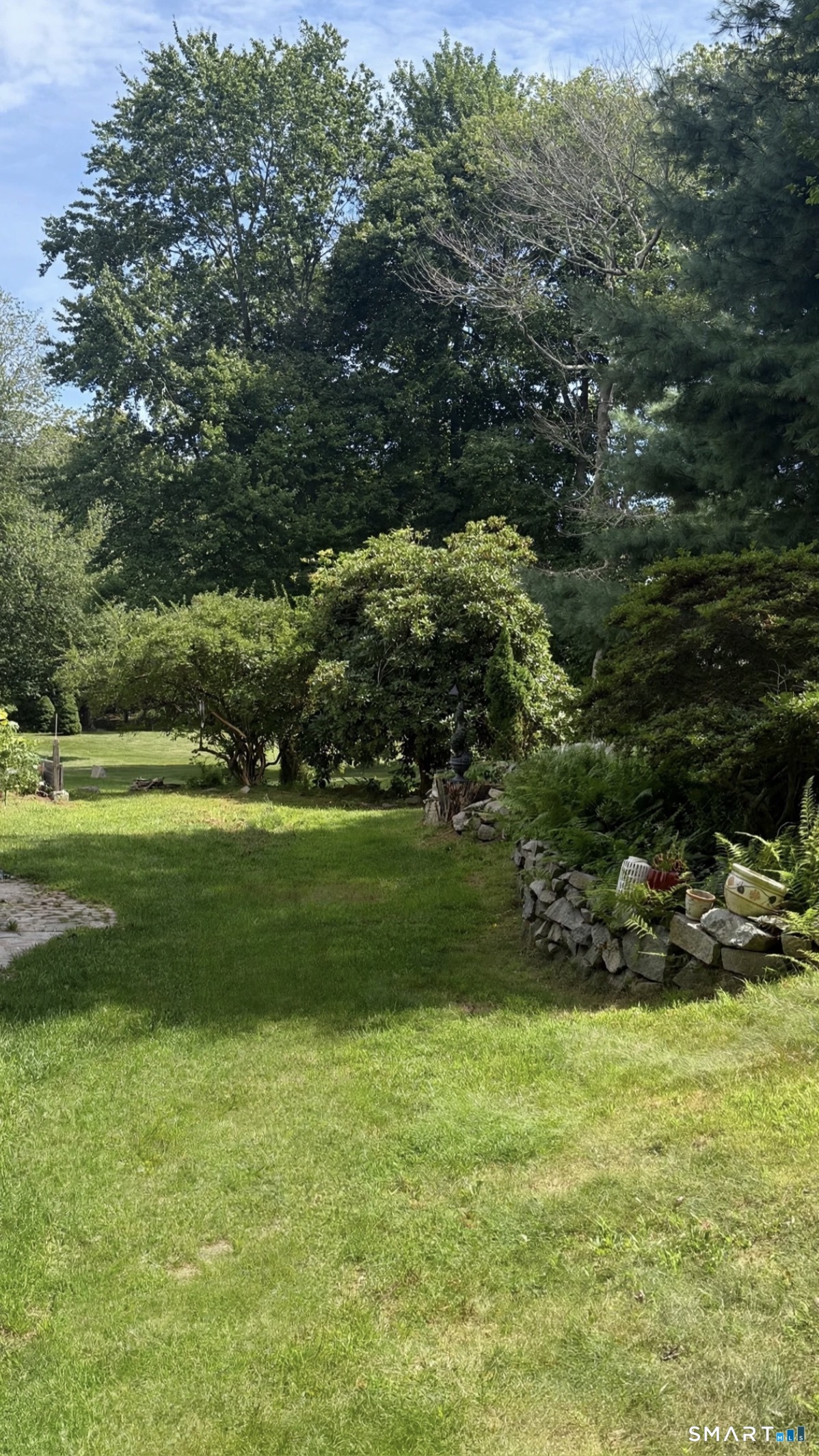186 Great Neck Road Waterford, CT 06385 - Photo 8 of 36 Gallery Image 8