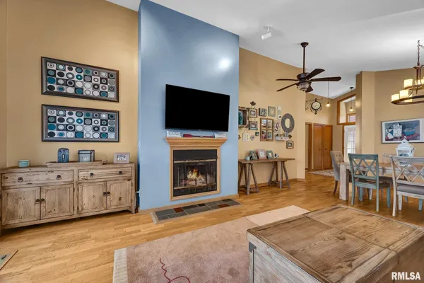$599,900 | 163 Briarwood Place, Dahinda, IL 61428