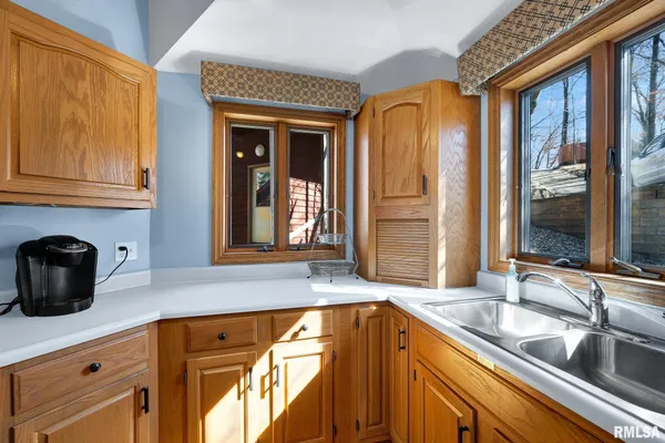 $599,900 | 163 Briarwood Place, Dahinda, IL 61428