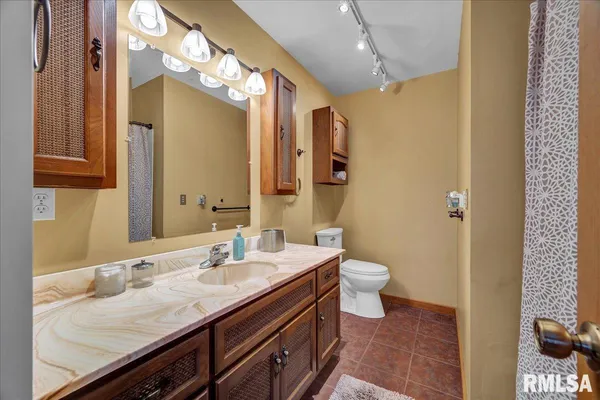 $599,900 | 163 Briarwood Place, Dahinda, IL 61428