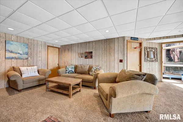 $599,900 | 163 Briarwood Place, Dahinda, IL 61428