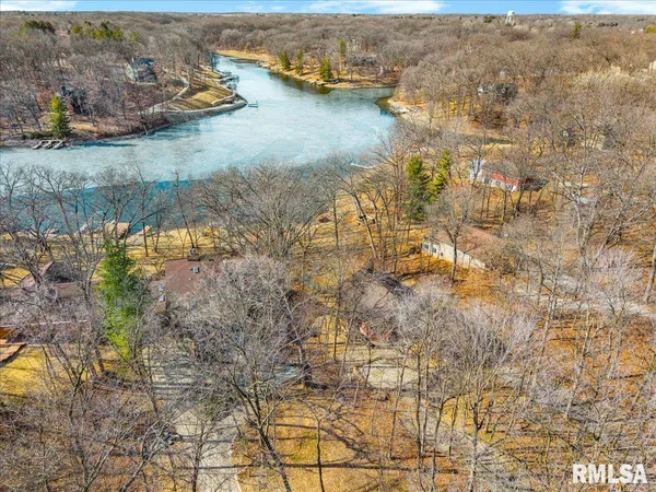 $599,900 | 163 Briarwood Place, Dahinda, IL 61428