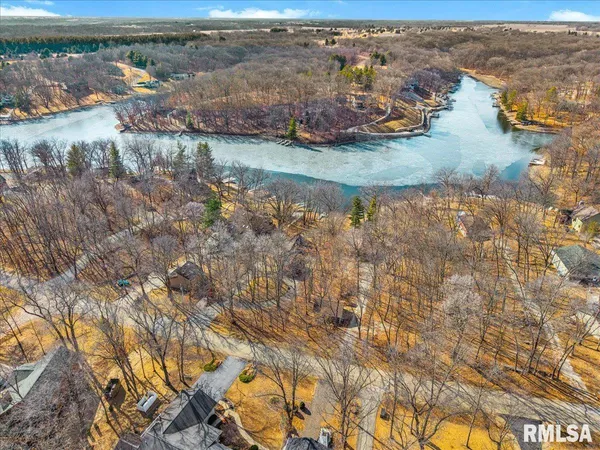 $599,900 | 163 Briarwood Place, Dahinda, IL 61428