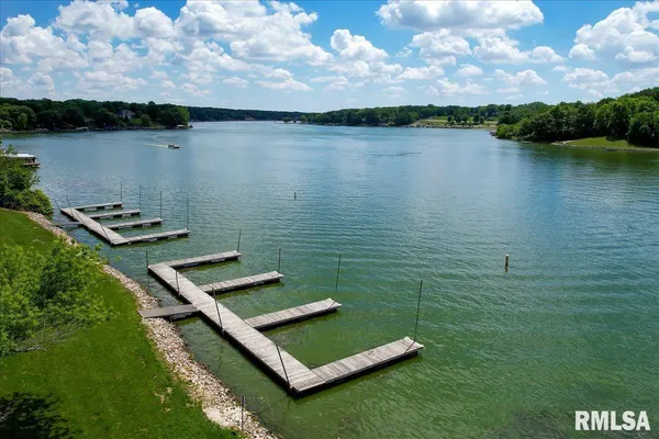 $599,900 | 163 Briarwood Place, Dahinda, IL 61428