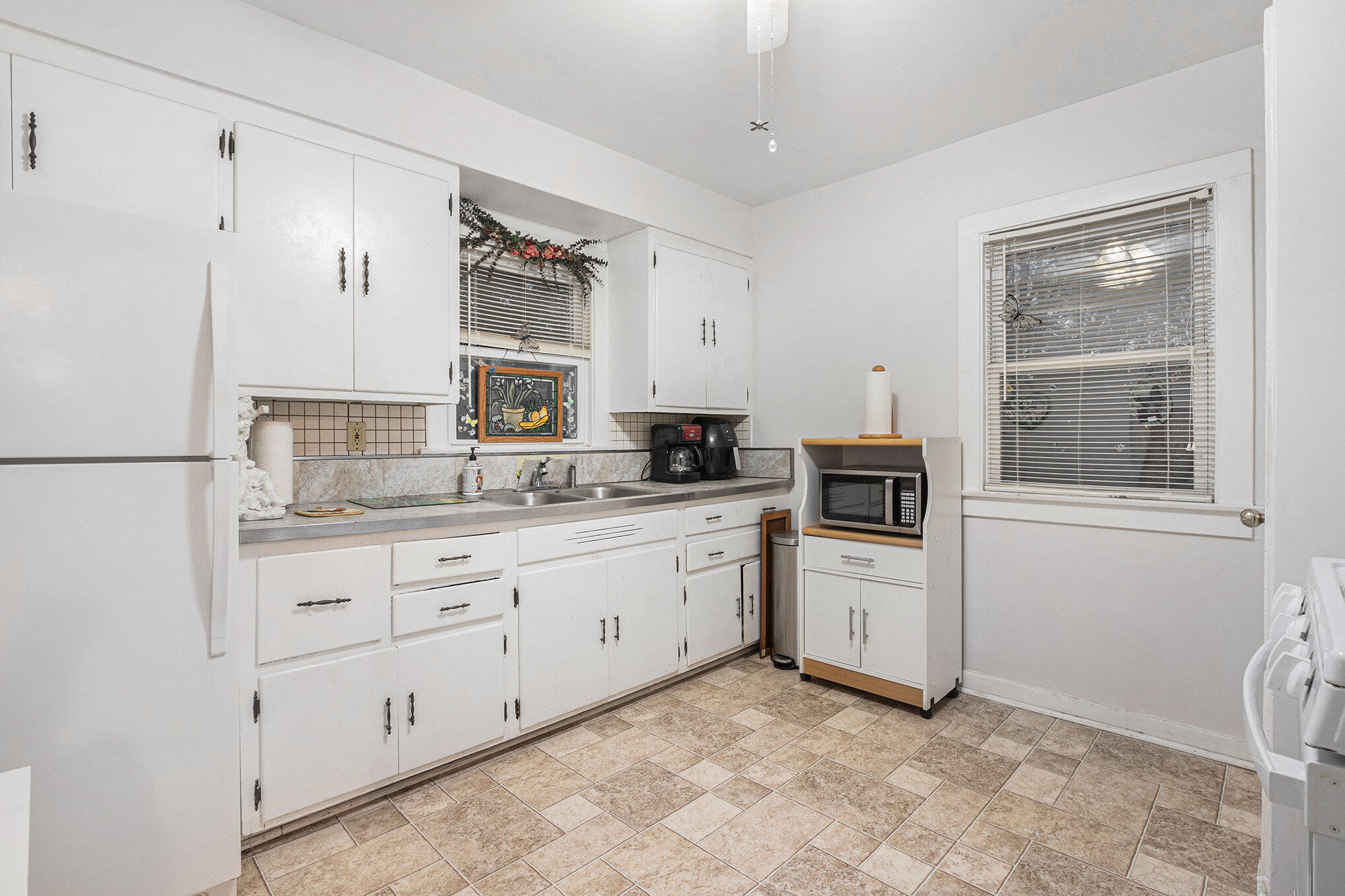4056 Cleveland Street Gary, IN 46408 - Photo 6 of 23 2038x1358