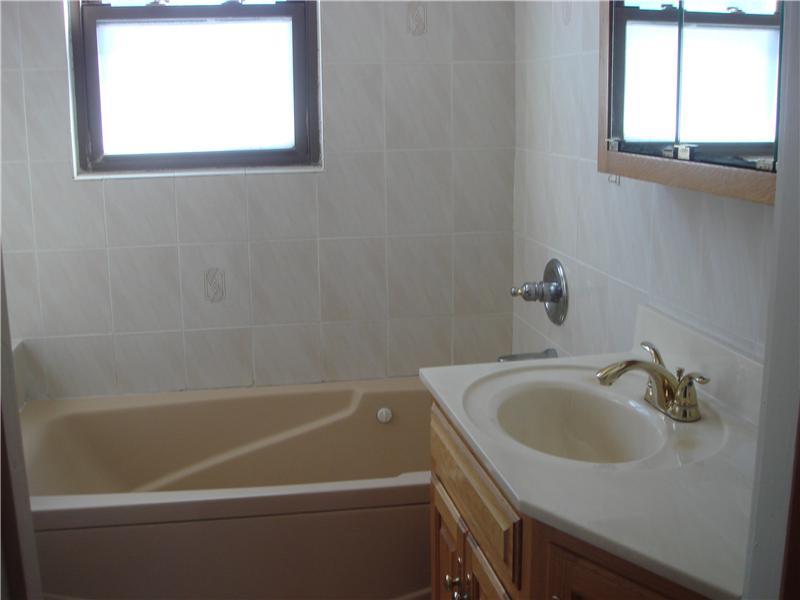 112 Broughton Road Bethel Park, PA 15102 - Photo 17 of 22 Full Bath.
