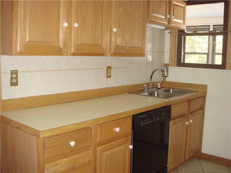 112 Broughton Road Bethel Park, PA 15102 - Photo 3 of 22 Kitchen.