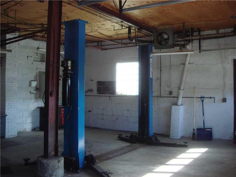 112 Broughton Road Bethel Park, PA 15102 - Photo 9 of 22 Other. garage with car lift