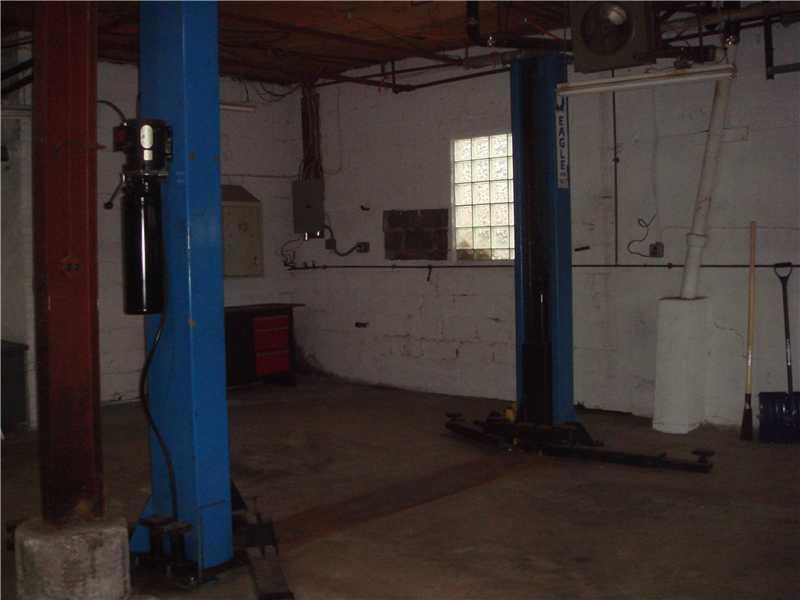 112 Broughton Road Bethel Park, PA 15102 - Photo 10 of 22 Other. garage