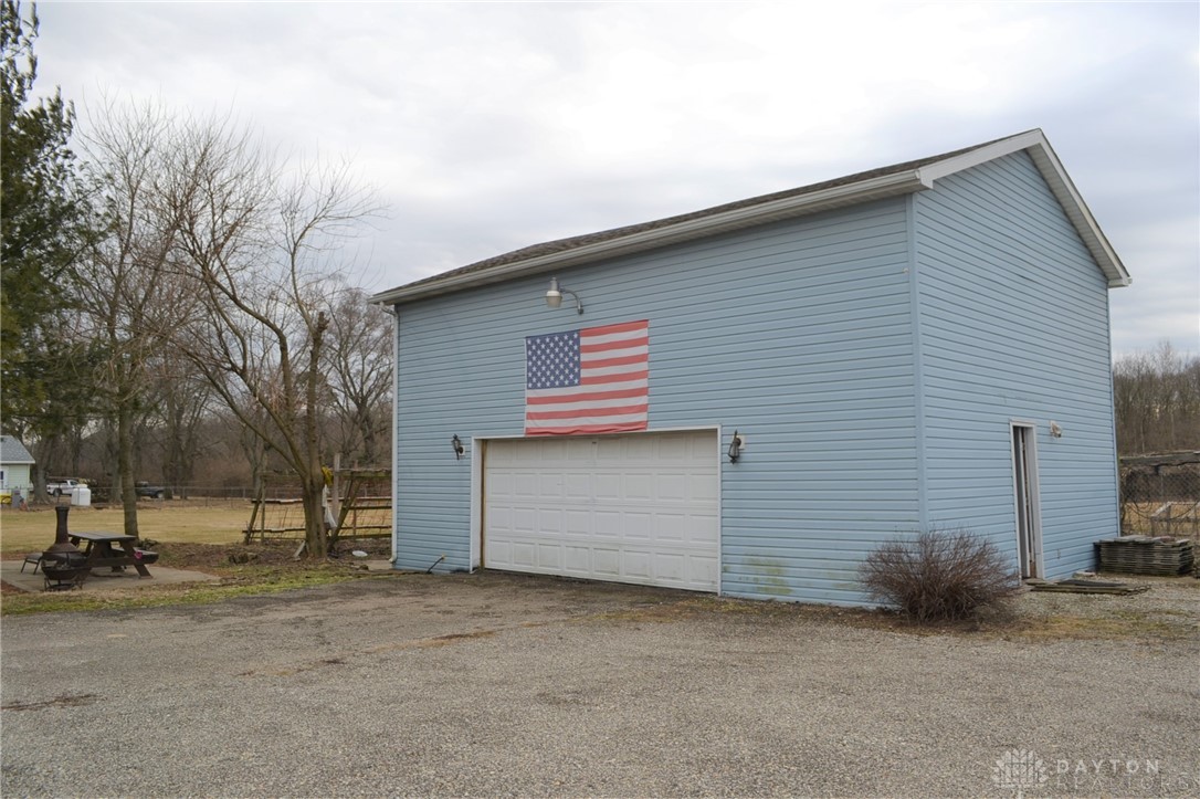 8860 Chambersburg Road Huber Heights, OH 45424 - Photo 2 of 13