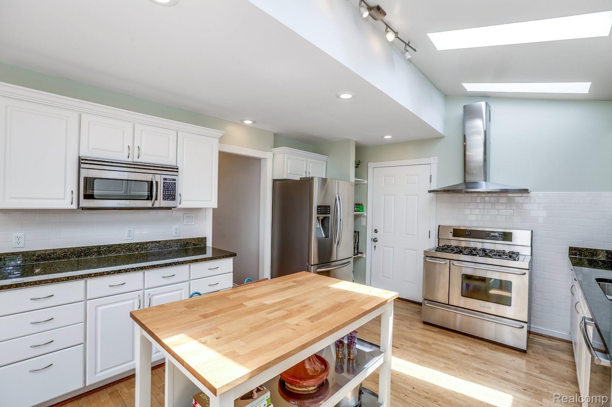 1440 Dorothea Road Berkley, MI 48072 - Photo 9 of 30 1440+Dorothea+Rd+Berkley-23-web.jpg