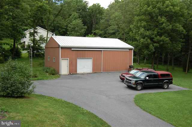 2091 Longs Gap Road Carlisle, PA 17013 - Photo 9 of 19 Gallery Image 9