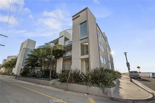 $3,249,000 | 4 Jib Street, Unit 3, Marina del Rey, CA 90292
