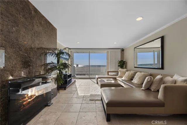 $3,249,000 | 4 Jib Street, Unit 3, Marina del Rey, CA 90292