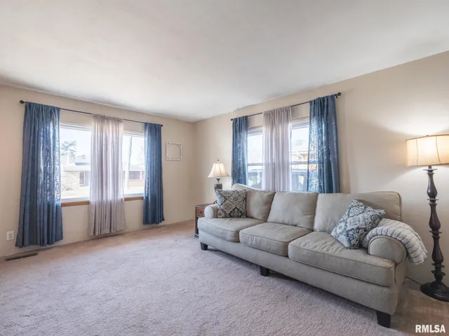 $139,900 | 1404 North 11th Street, Pekin, IL 61554