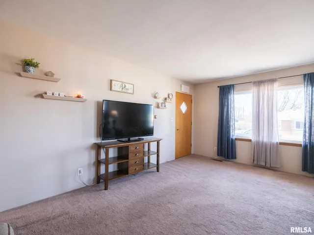 $139,900 | 1404 North 11th Street, Pekin, IL 61554