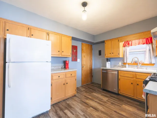 $139,900 | 1404 North 11th Street, Pekin, IL 61554